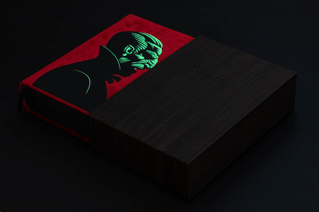 Dracula TE Book & Slipcase (Glow)